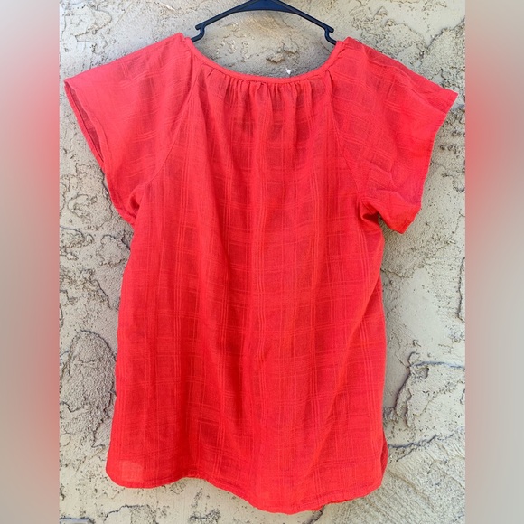 Red top - Picture 2 of 3